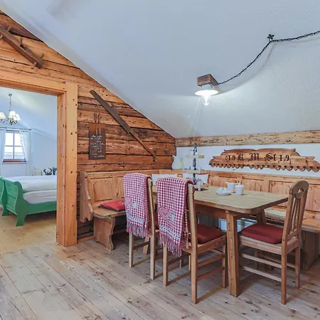 Hauserbauer Small ברמברג אם ווילדקוגל