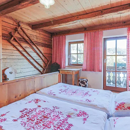 Hauserbauer Small Apartment