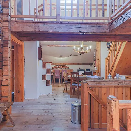 Hauserbauer Small דירה