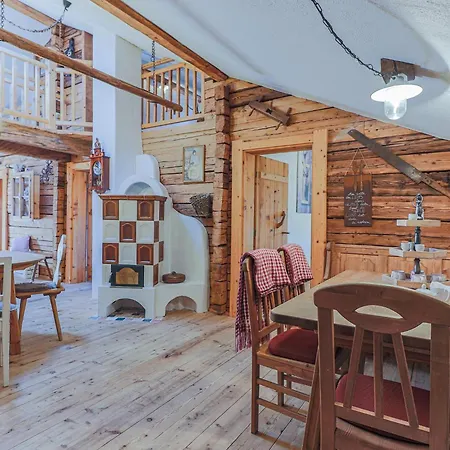 Hauserbauer Small Apartment *